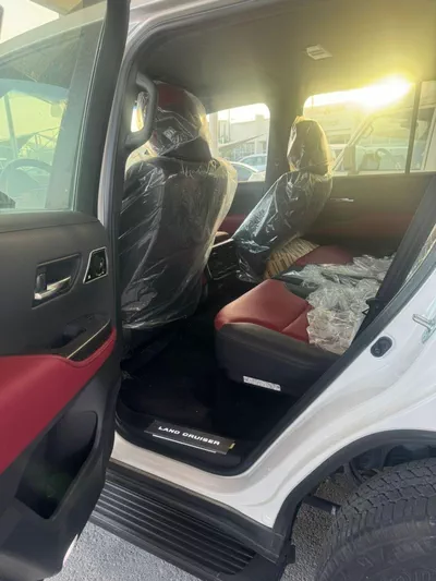 Toyota Land Cruiser GR SPORT GR-S Toyota Land Cruiser GR Sport 3.3 Diesel 2022-18