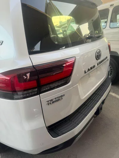 Toyota Land Cruiser GR SPORT GR-S Toyota Land Cruiser GR Sport 3.3 Diesel 2022-6