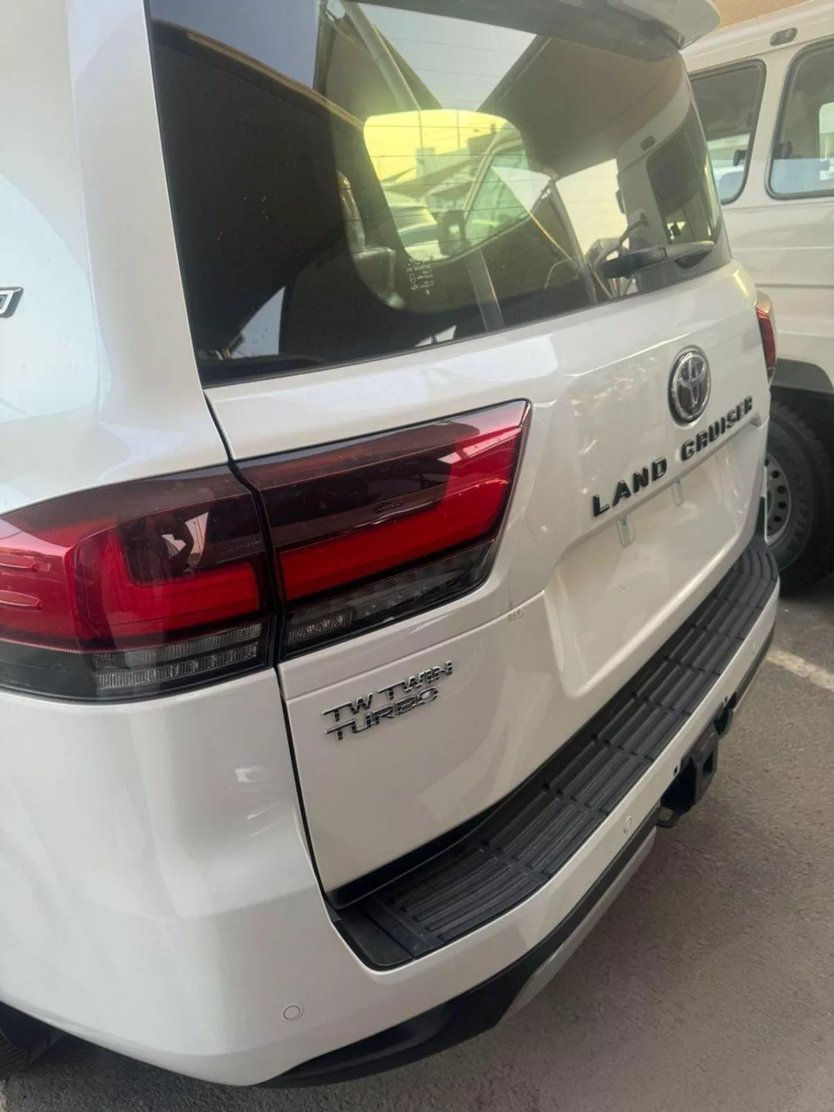 Toyota Land Cruiser GR SPORT GR-S Toyota Land Cruiser GR Sport 3.3 Diesel 2022-6-0