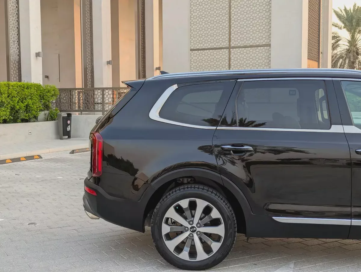 KIA TELLURIDE AWD 2020 Excellent Condition-5-5