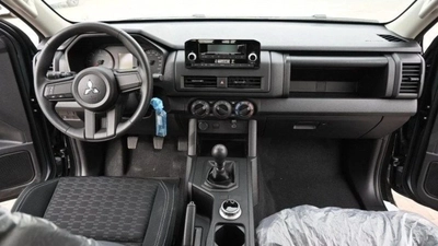 Mitsubishi L200 Mitsubishi L200 2.4L diesel M/T V4 MY 2024-1