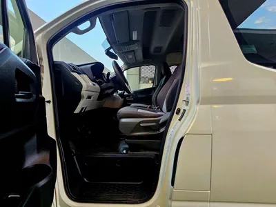 Toyota Hiace GL PASSENGER/ PATROL MANUAL/ 3.5 V6/ LOW MILEAGE-9
