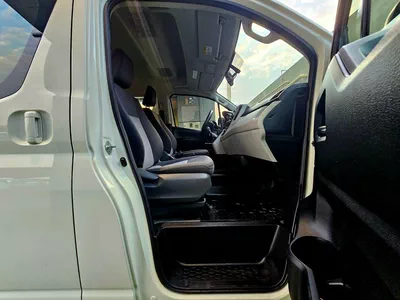 Toyota Hiace GL PASSENGER/ PATROL MANUAL/ 3.5 V6/ LOW MILEAGE-10