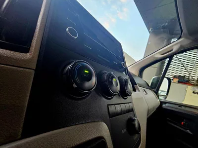 Toyota Hiace GL PASSENGER/ PATROL MANUAL/ 3.5 V6/ LOW MILEAGE-13