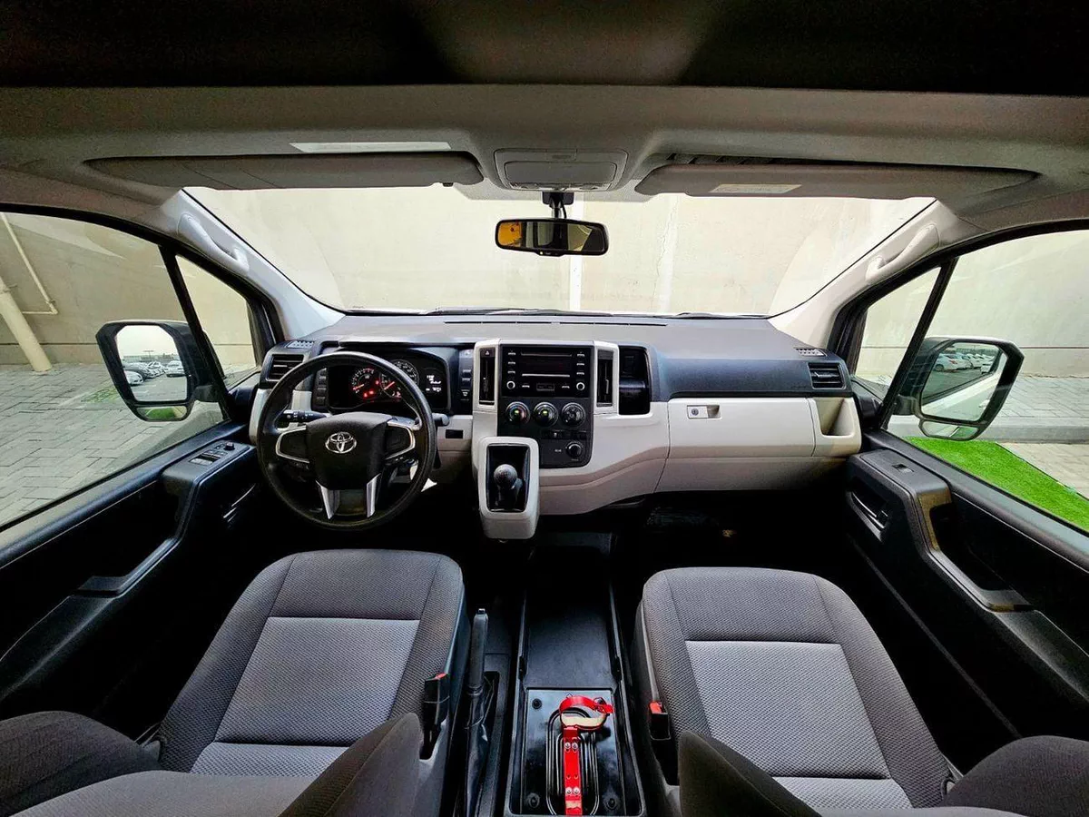 Toyota Hiace GL PASSENGER/ PATROL MANUAL/ 3.5 V6/ LOW MILEAGE-11-0