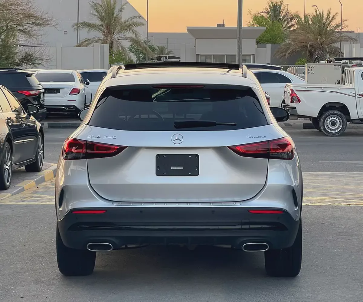 MERCEDES-BENZ - GLA250 - 2023 - 2,0L - V4 - BY TURBO - AMERICAN SPECS VERY GOOD CONDITION-4-4