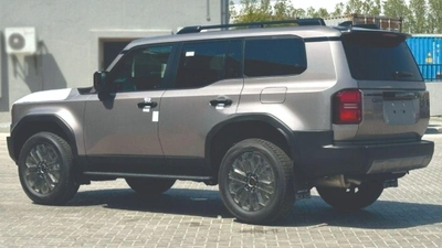 Toyota Prado 250 WX+ LUXURY 2.4P AT MY2025 - BLACK-3