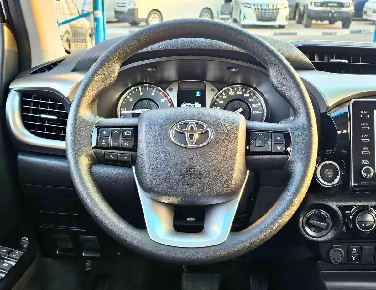 Toyota Hilux WIDE BODY TOYOTA HILUX WIDE BODY WITH HUK / 2.4L DIESEL A/T / REAR CAMERA / 4WD (CODE # HLD5J)-11-0