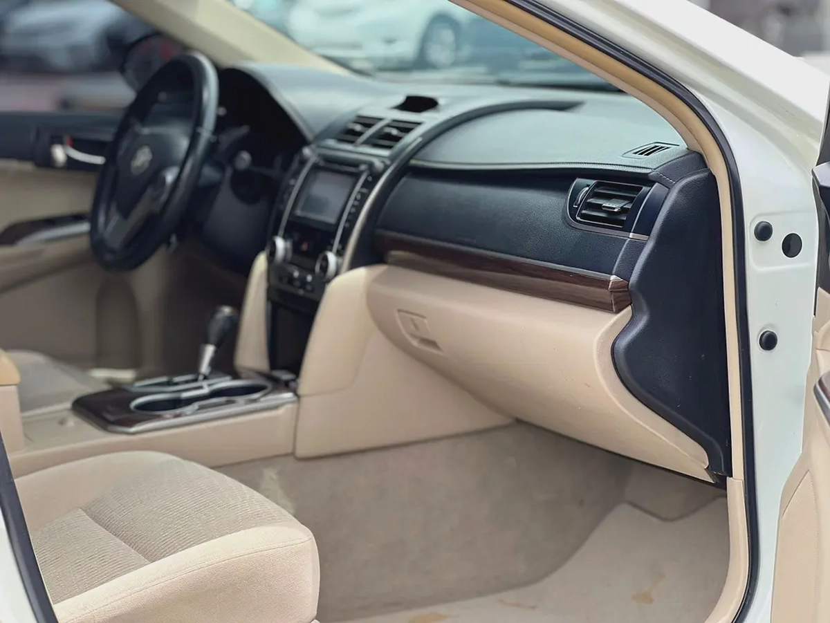 Toyota Camry SE Plus 2014 - GCC Specs - Reliable and Fuel Efficient-12-12