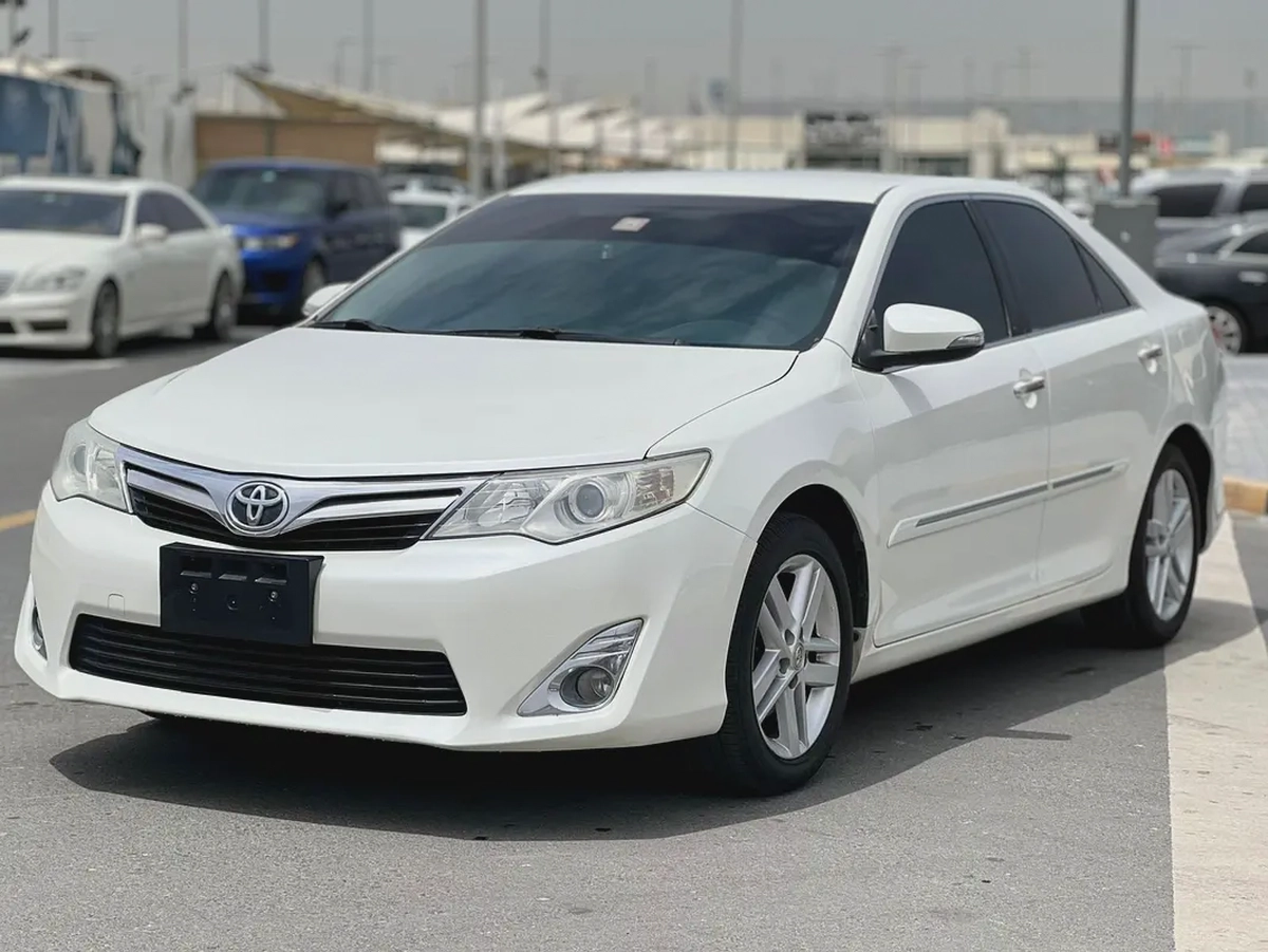 Toyota Camry SE Plus 2014 - GCC Specs - Reliable and Fuel Efficient-15-15