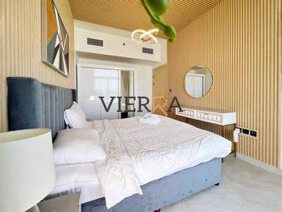 Fully Furnished l City View l Prime Location-4