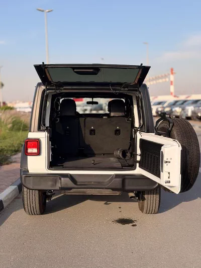 Jeep Wrangler Unlimited Sport 3.6L A/T (5 Seater)-18