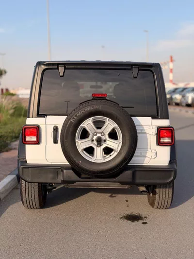 Jeep Wrangler Unlimited Sport 3.6L A/T (5 Seater)-2