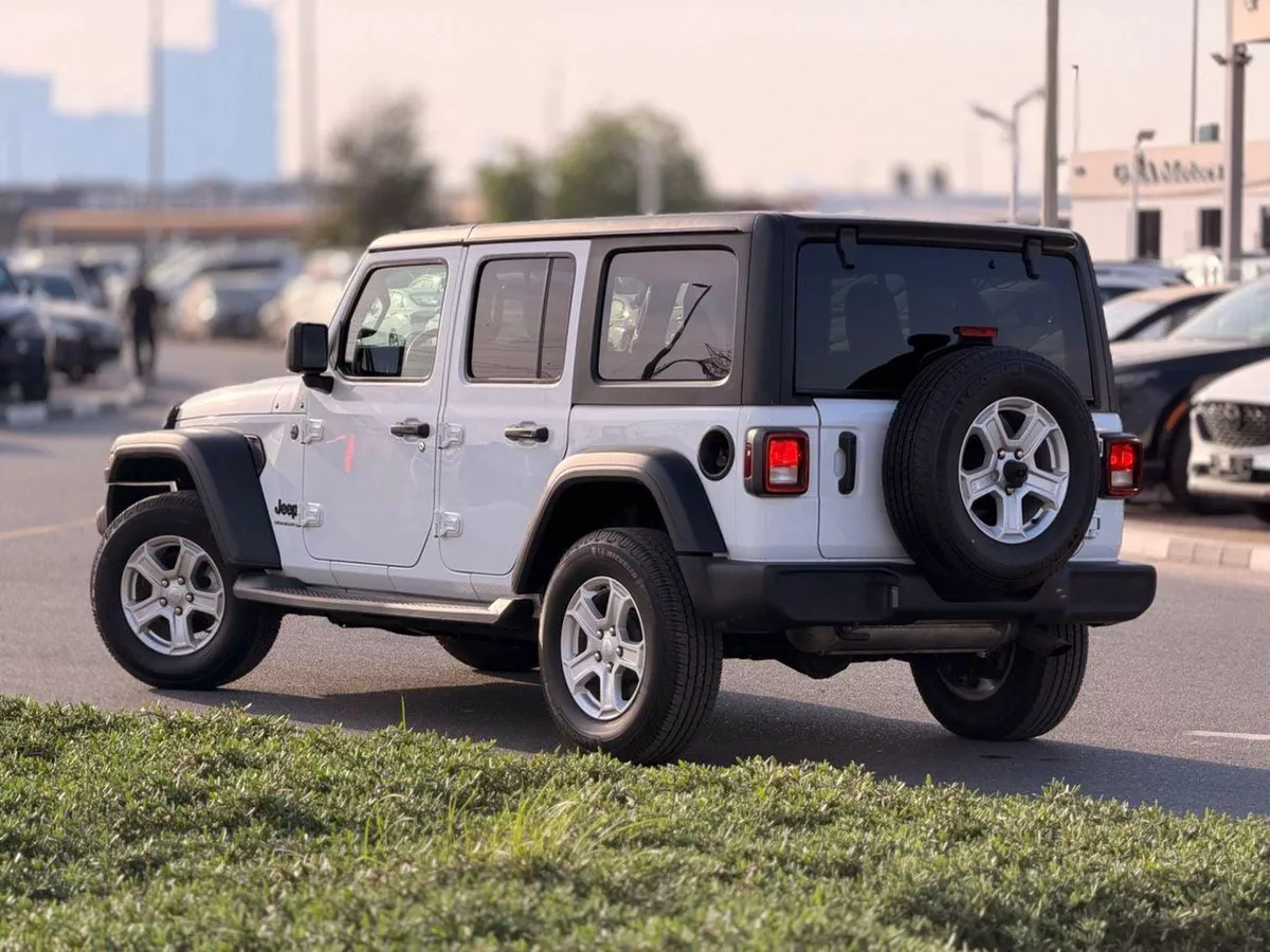 Jeep Wrangler Unlimited Sport 3.6L A/T (5 Seater)-11-0