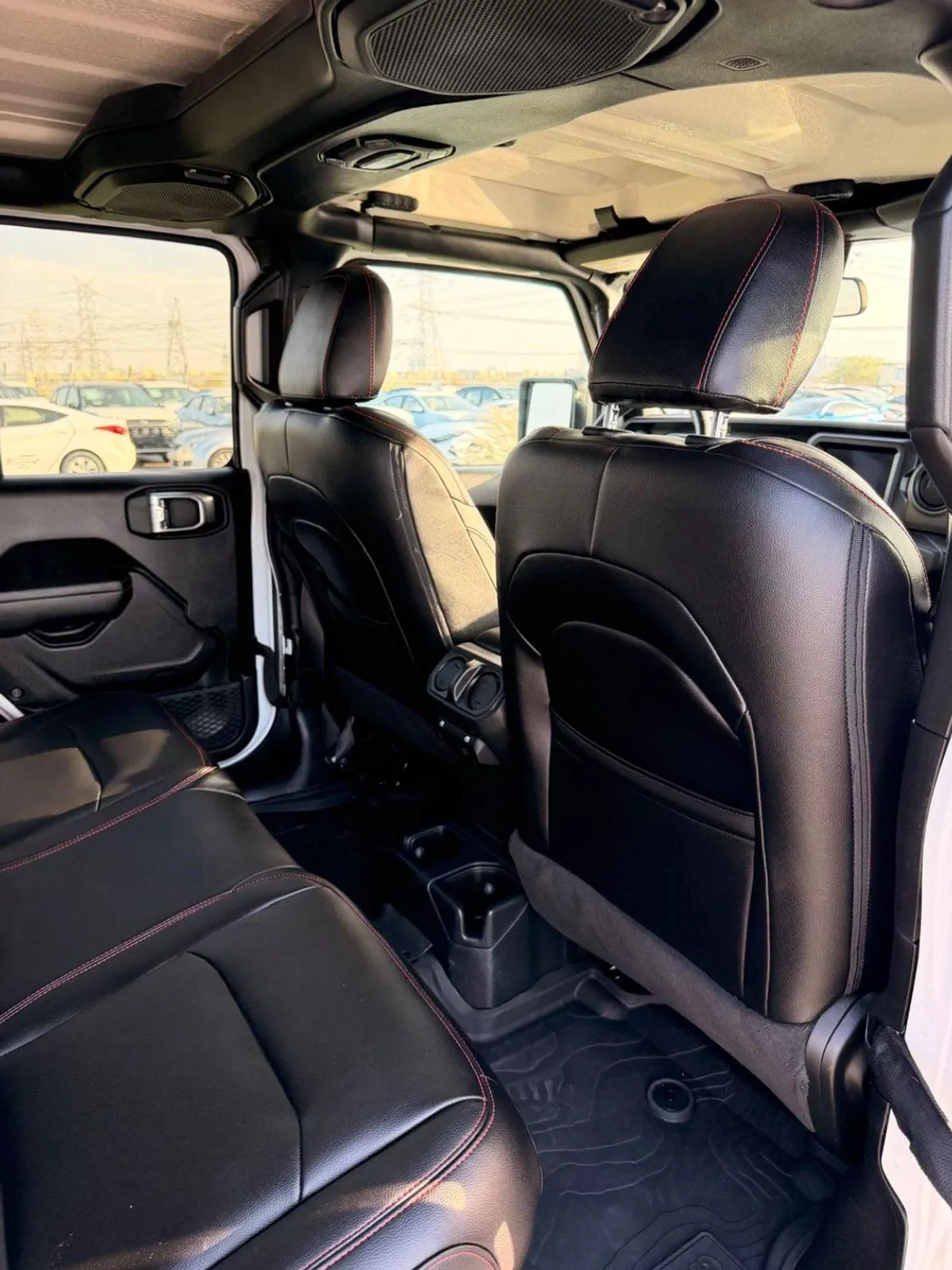 Jeep Wrangler Unlimited Sport 3.6L A/T (5 Seater)-14-0