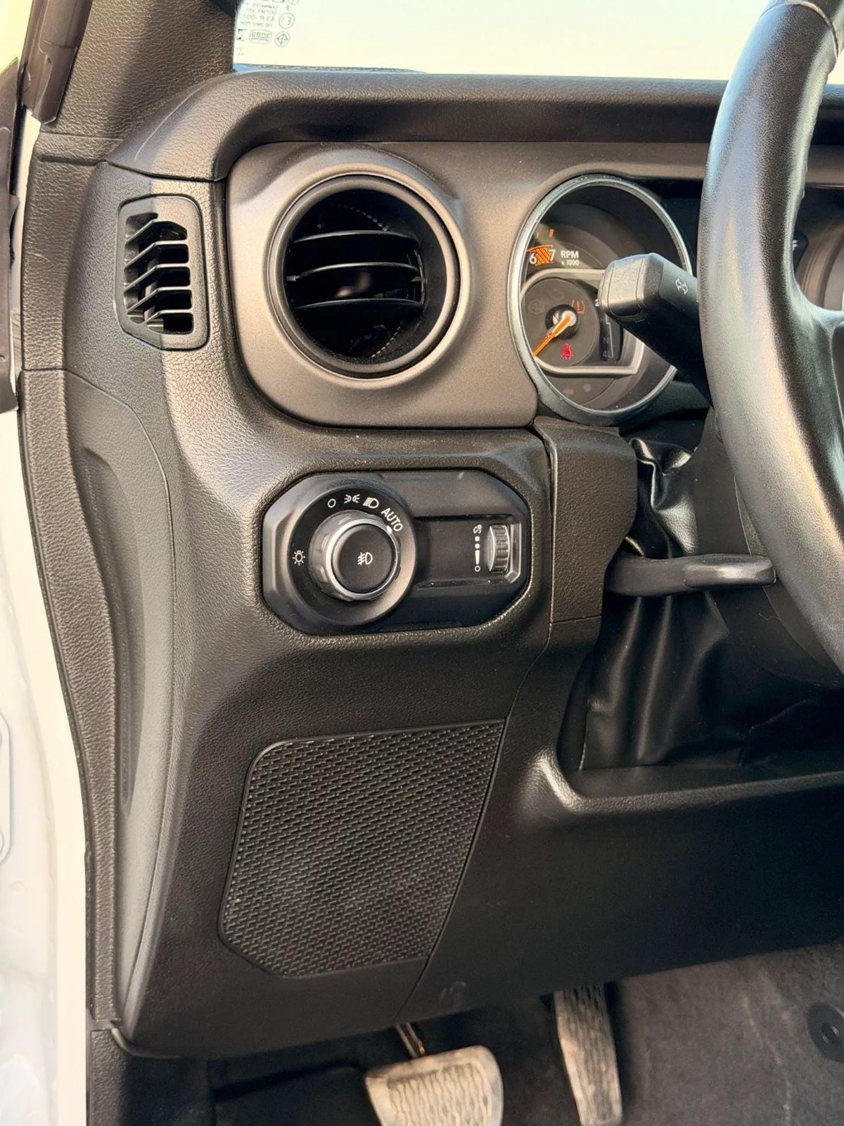 Jeep Wrangler Unlimited Sport 3.6L A/T (5 Seater)-16-0