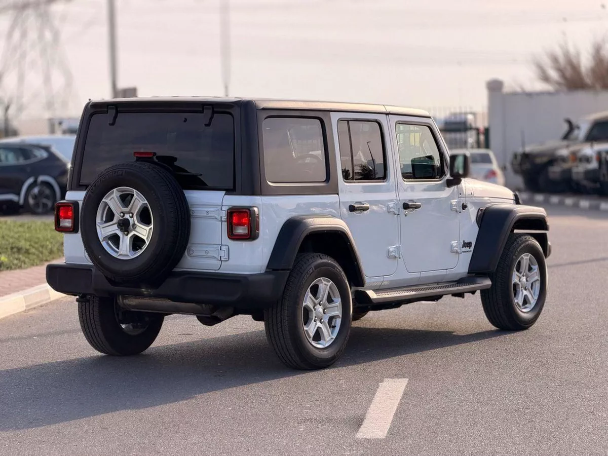 Jeep Wrangler Unlimited Sport 3.6L A/T (5 Seater)-3-0