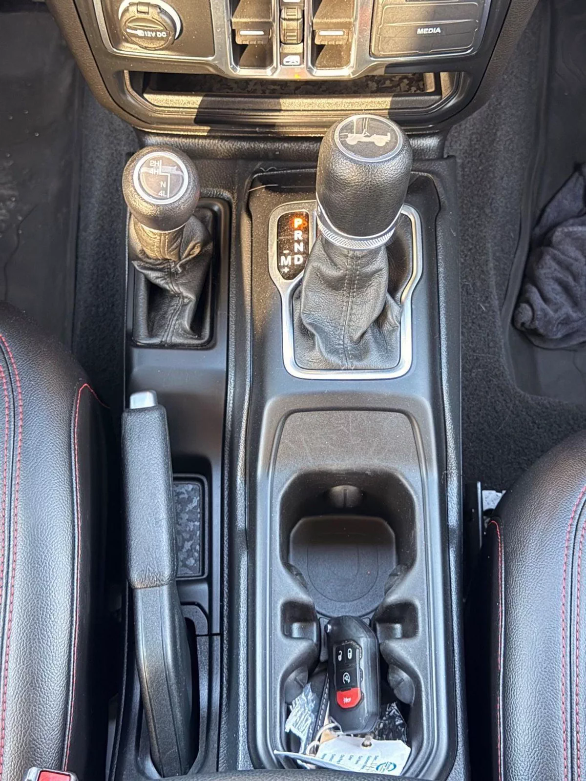 Jeep Wrangler Unlimited Sport 3.6L A/T (5 Seater)-5-0