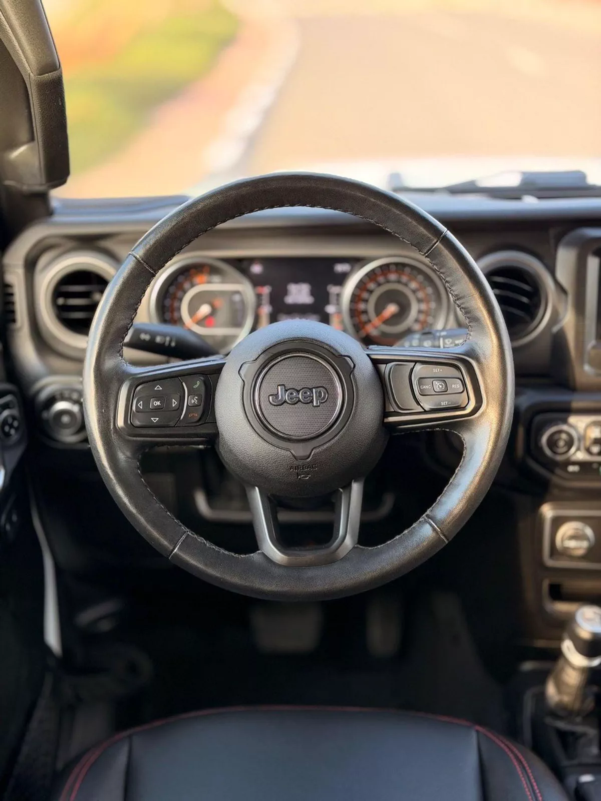 Jeep Wrangler Unlimited Sport 3.6L A/T (5 Seater)-6-0