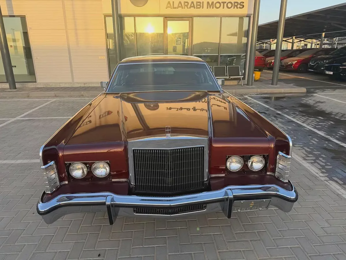 1978 Lincoln Continental - Classic American Luxury-7-7