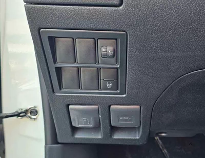 Toyota Hilux SINGLE CABIN TOYOTA HILUX NARROW BODY SINGLE CABIN || SHORT BODY | 3STR | 4 HOOKS | PETROL MT 2.7L V4 4X2 (CODE #-20