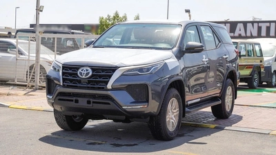 Toyota Fortuner EXR-0