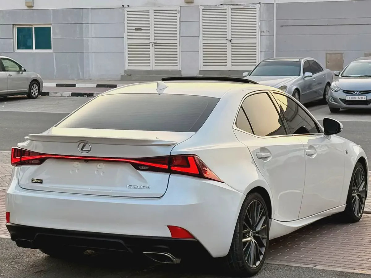 Lexus IS 200t 2017 - American Specs - Turbocharged Luxury Sedan-4-4