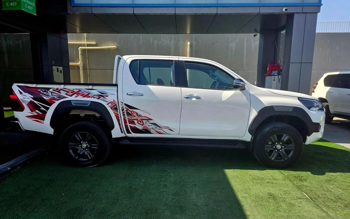 Toyota Hilux SR5/ 4WD PATROL AUTOMTIC/ AUTO WINDOWS/ LOW MILEAGE-19-19
