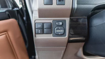 2026 Toyota Land Cruiser LC76 2.8L AT Diesel (Black-Brown)-9