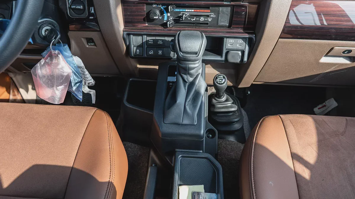 2026 Toyota Land Cruiser LC76 2.8L AT Diesel (Black-Brown)-14-14