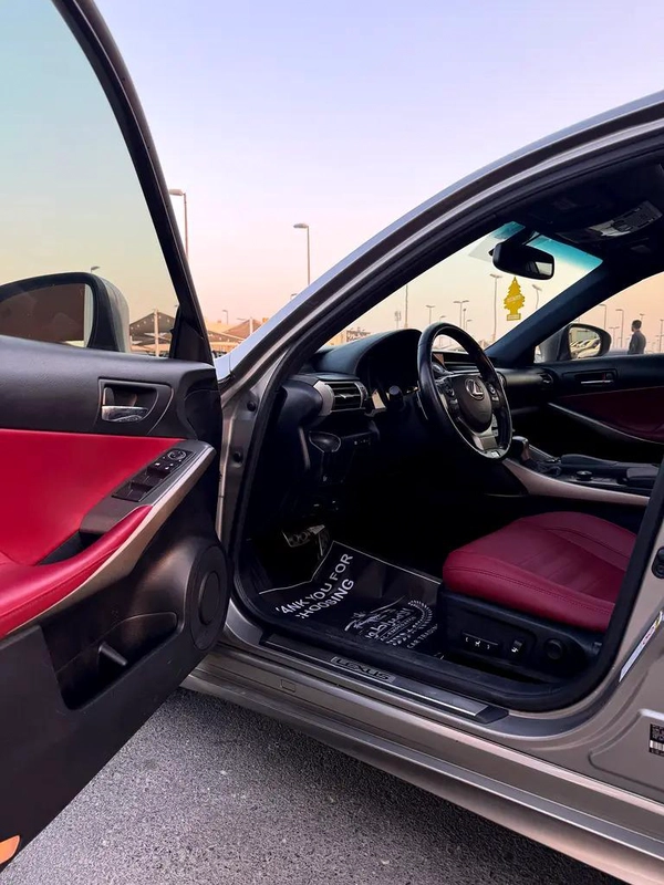 لكزس IS250 V6 2.5L موديل 2015 وارد إف إسبورت فل اوبشن