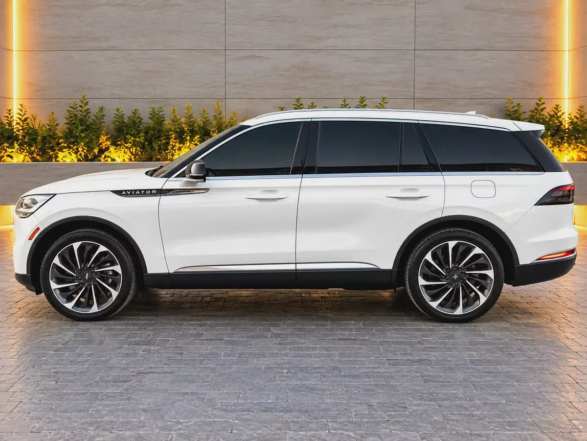 AED 1,269 EMI P.M | LINCOLN | AVIATOR | LUXURY | 2022 | AMERICAN SPEC | VIP 6SEATS-5-5