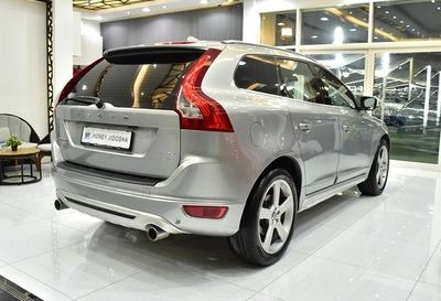 Volvo T6 AWD R-Design ( 2010 Model ) in Silver Color GCC Specs-13
