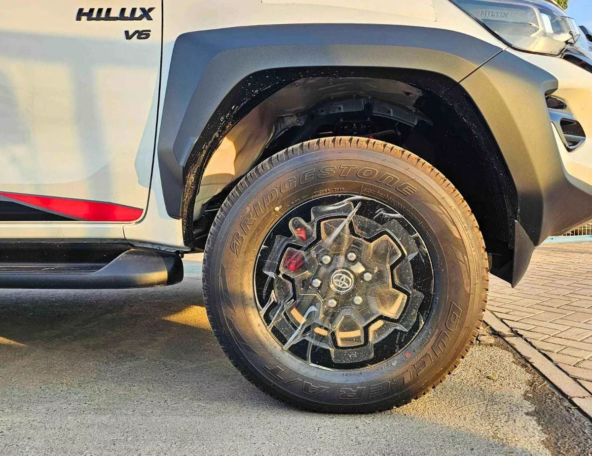Toyota Hilux GR SPORT TOYOTA HILUX GR SPORT || 4.0L V6 PETROL | BLIND SPOT | OVER FNDER+WIDE BODY | 360* САМ | DIFF LOCK (-8-0