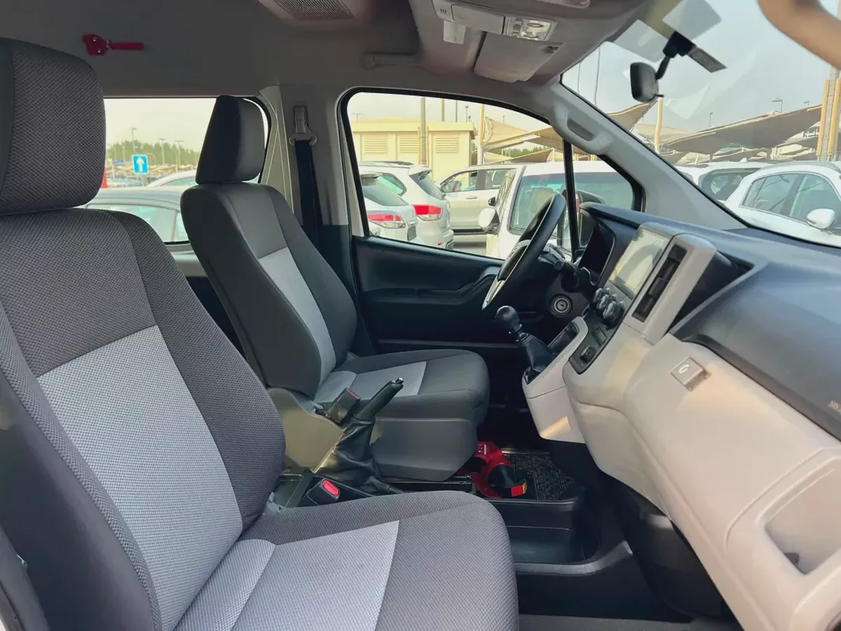 2025 Toyota Hiace | 13 Seats | Manual | petrol | Ref#1144-10-10