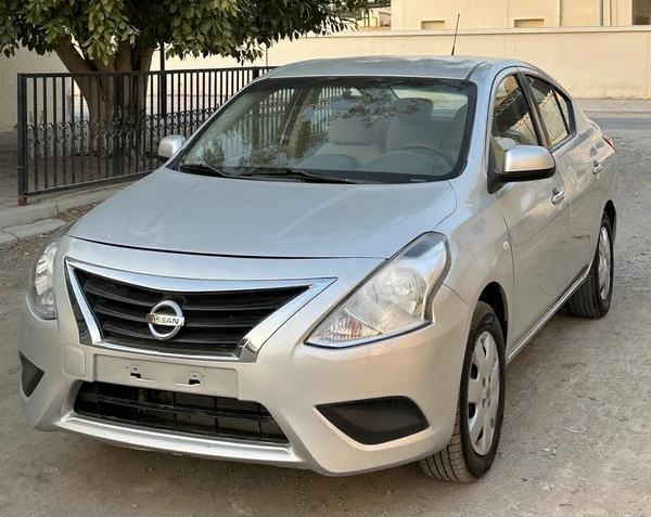 Nissan Sunny Sedan