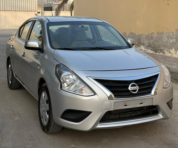 Nissan Sunny Sedan