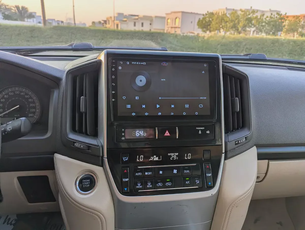 2018 Toyota Land Cruiser GX | GCC Specs | V6 4.0L Interior and Exterior Excellent Condition-9-9