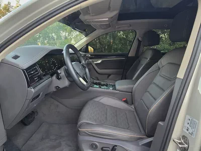 Volkswagen Touareg 2024 Comfortline GCC Specs | Under warranty | Perfect condition | Original paint-14