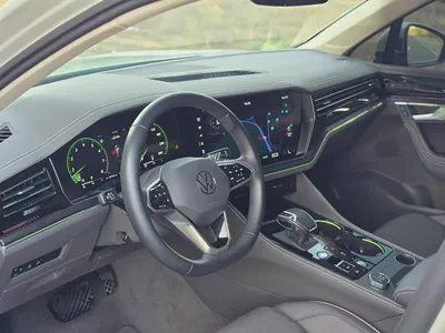 Volkswagen Touareg 2024 Comfortline GCC Specs | Under warranty | Perfect condition | Original paint-15