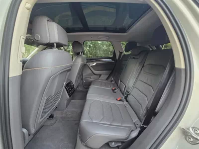Volkswagen Touareg 2024 Comfortline GCC Specs | Under warranty | Perfect condition | Original paint-16