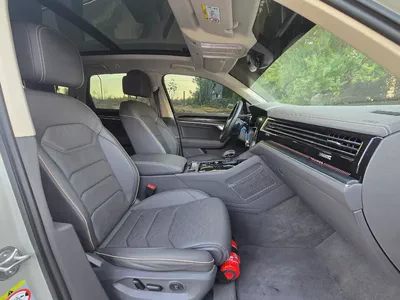 Volkswagen Touareg 2024 Comfortline GCC Specs | Under warranty | Perfect condition | Original paint-17
