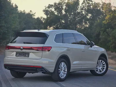 Volkswagen Touareg 2024 Comfortline GCC Specs | Under warranty | Perfect condition | Original paint-4