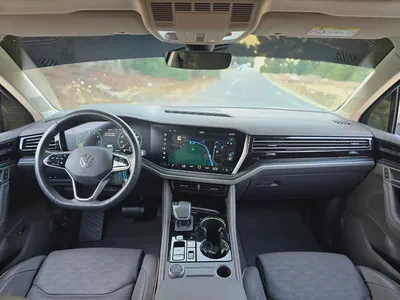 Volkswagen Touareg 2024 Comfortline GCC Specs | Under warranty | Perfect condition | Original paint-8