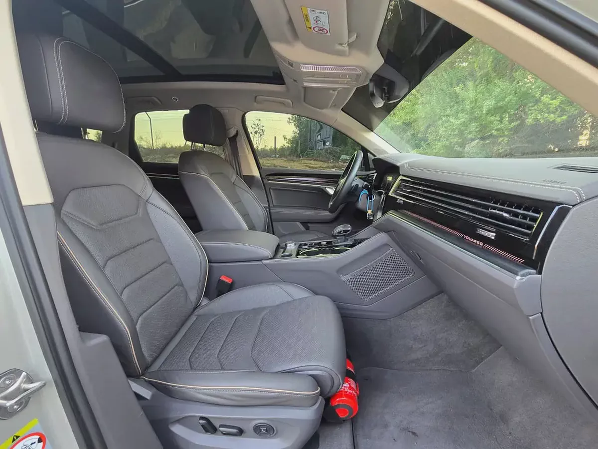 Volkswagen Touareg 2024 Comfortline GCC Specs | Under warranty | Perfect condition | Original paint-17-17