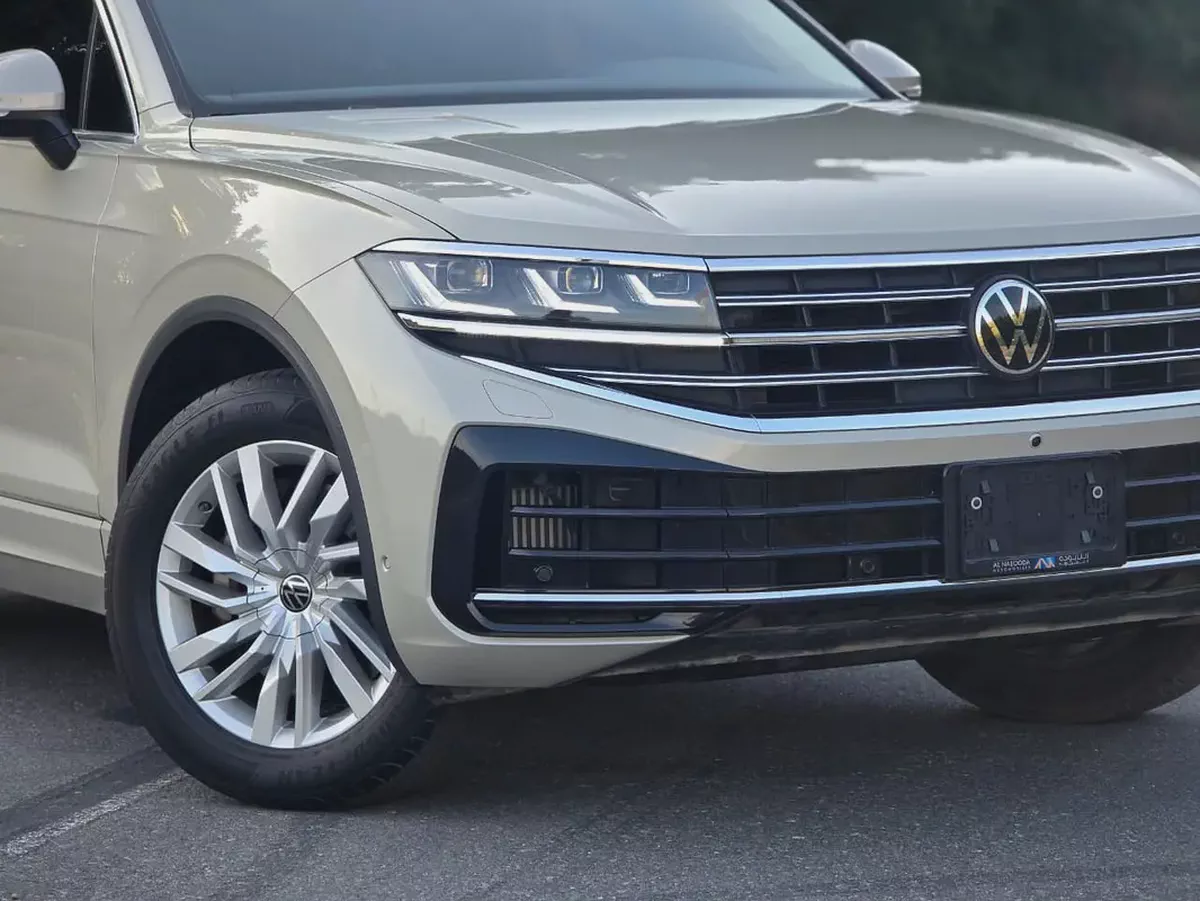 Volkswagen Touareg 2024 Comfortline GCC Specs | Under warranty | Perfect condition | Original paint-2-2