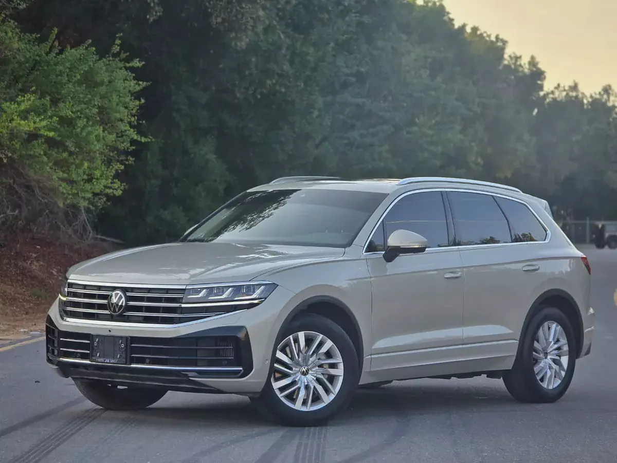 Volkswagen Touareg 2024 Comfortline GCC Specs | Under warranty | Perfect condition | Original paint-3-3