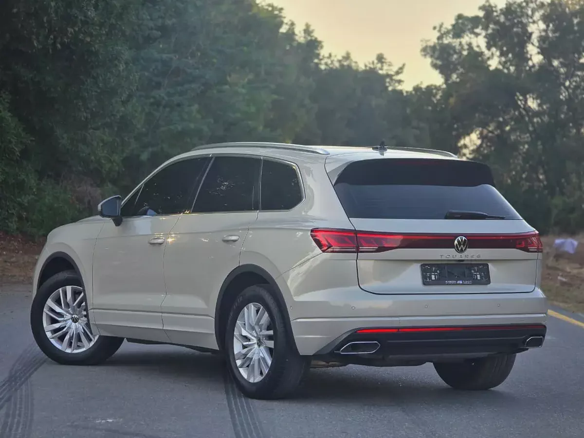 Volkswagen Touareg 2024 Comfortline GCC Specs | Under warranty | Perfect condition | Original paint-6-6