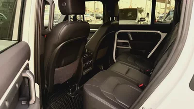 2023 Land Rover Defender 110 X-Dynamic SE P400-11