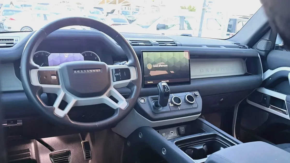 2023 Land Rover Defender 110 X-Dynamic SE P400-13-13